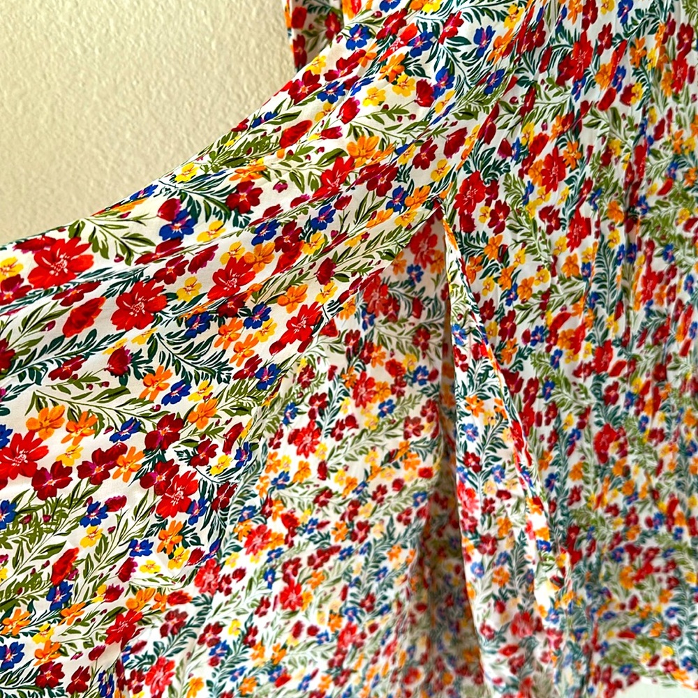 New Tahari Floral Maxi Skirt. Size 4. - Picture 4 of 7